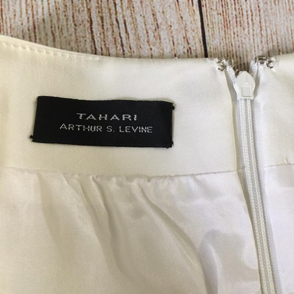 Tahari Arthur S. Levine Pleated A-Line Skirt - Size 6 - Picture 4 of 6